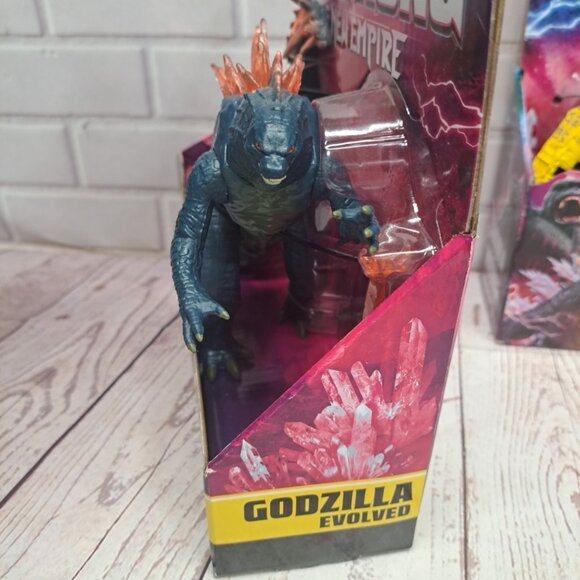 Monsterverse Godzilla Evolved x Kong With Beast Glove The New Empire NIB - Picture 3 of 10